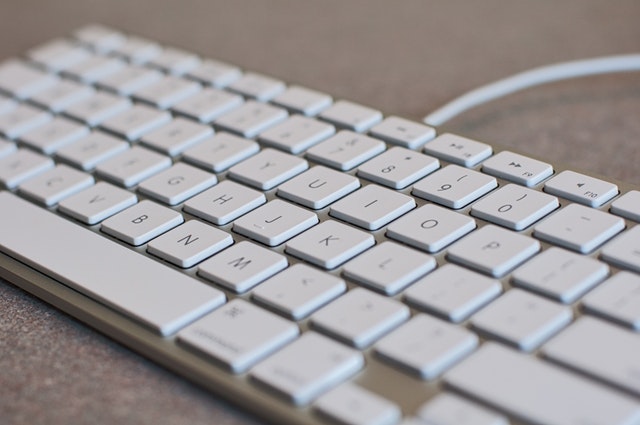 white-computer-keyboard